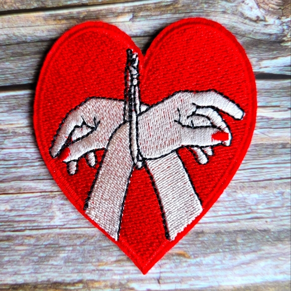 Heart Handcuffs Bondage BDSM Embroidered Iron on Patch - Picture 1 of 2